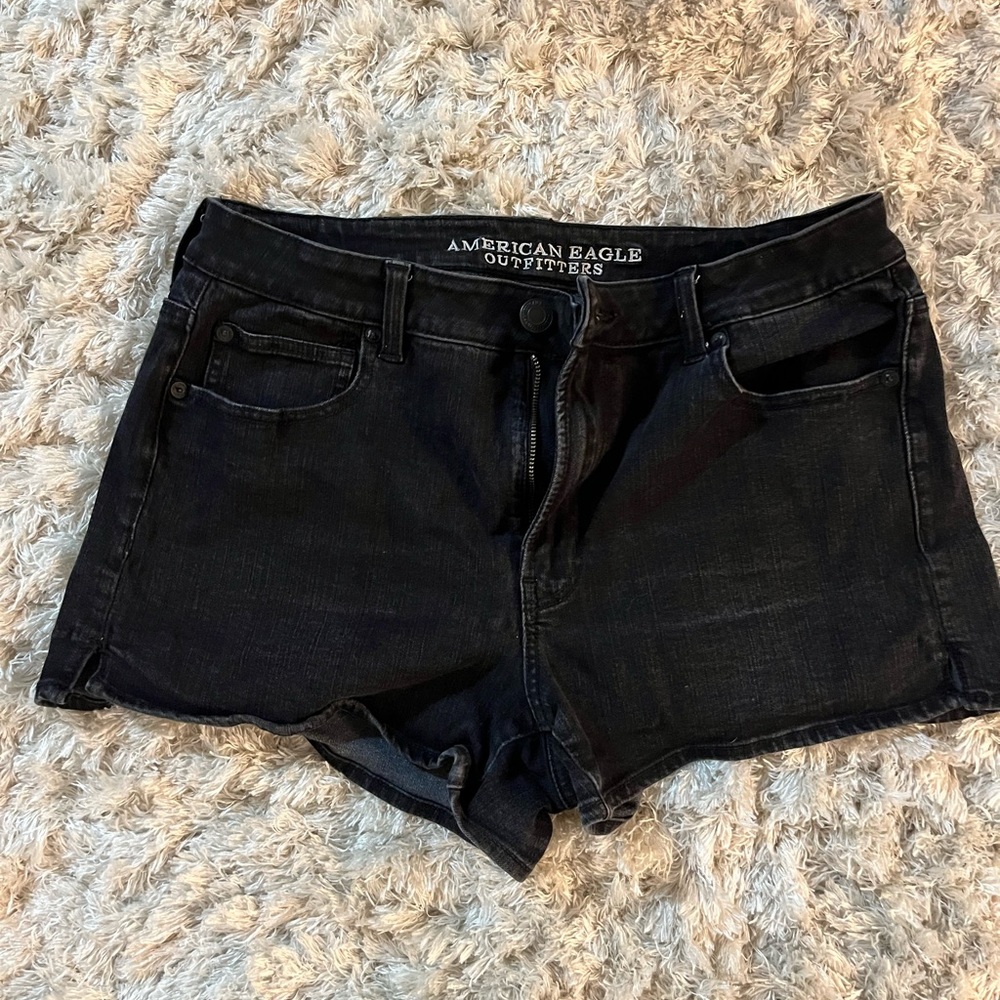 American Eagle Outfitters: High-rise Black Shorts